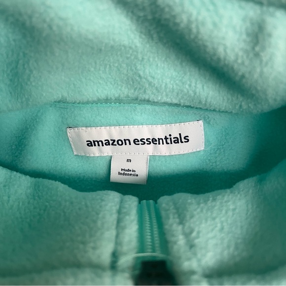 NEW Soft Fleece Jacket. - Picture 2 of 7